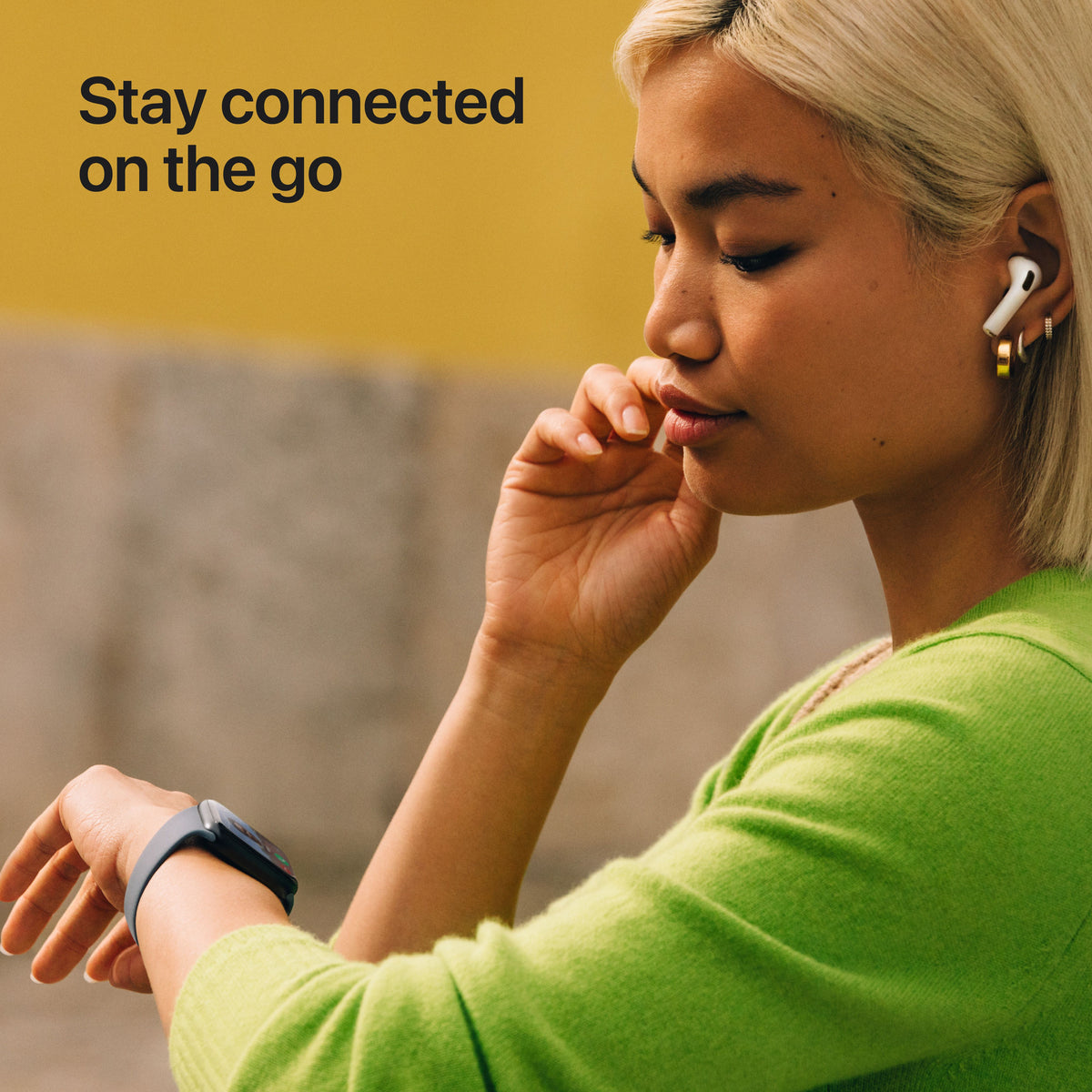 Apple_Watch_SE_3_44mm_GPS_Starlight_Aluminum_Sport_Band_Starlight_PDP_Image_Position_4__WWEN