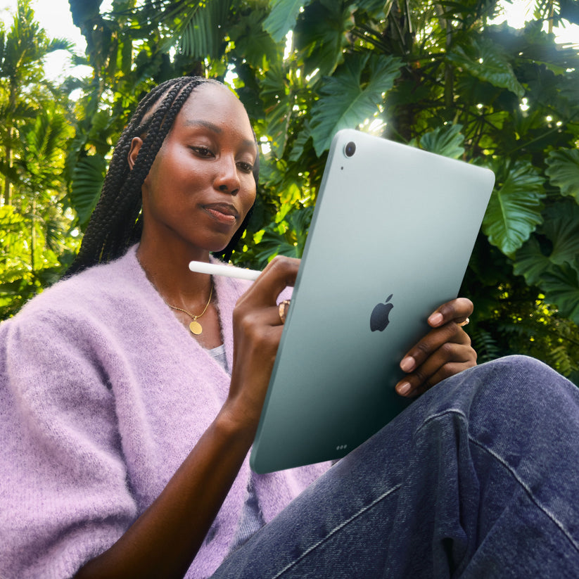 iPad_Air_11-in_M4_Wifi_Starlight_PDP_Image_Position_8__en-WW
