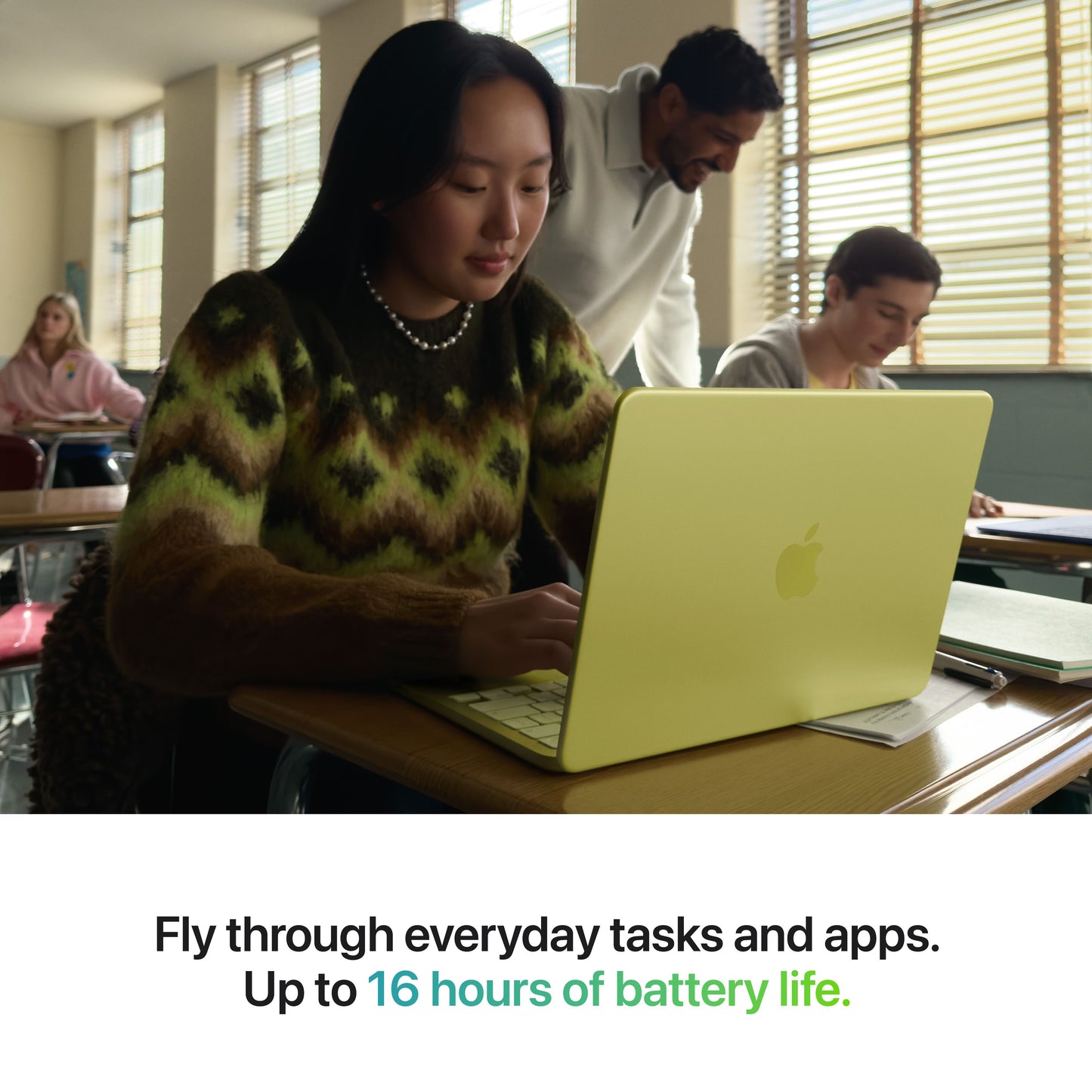 MacBook_13-in_Touch_ID_A18_Pro_Silver_PDP_Image_Position_4__en-WW