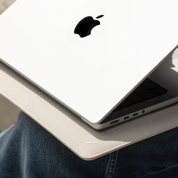 Native Union Stow Slim Mappe til MacBook 14"/13" - Sandstone