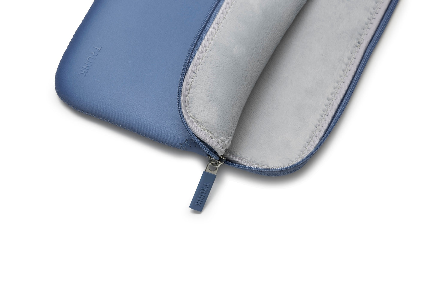 Trunk Neoprene Mappe til MacBook Neo - Indigo